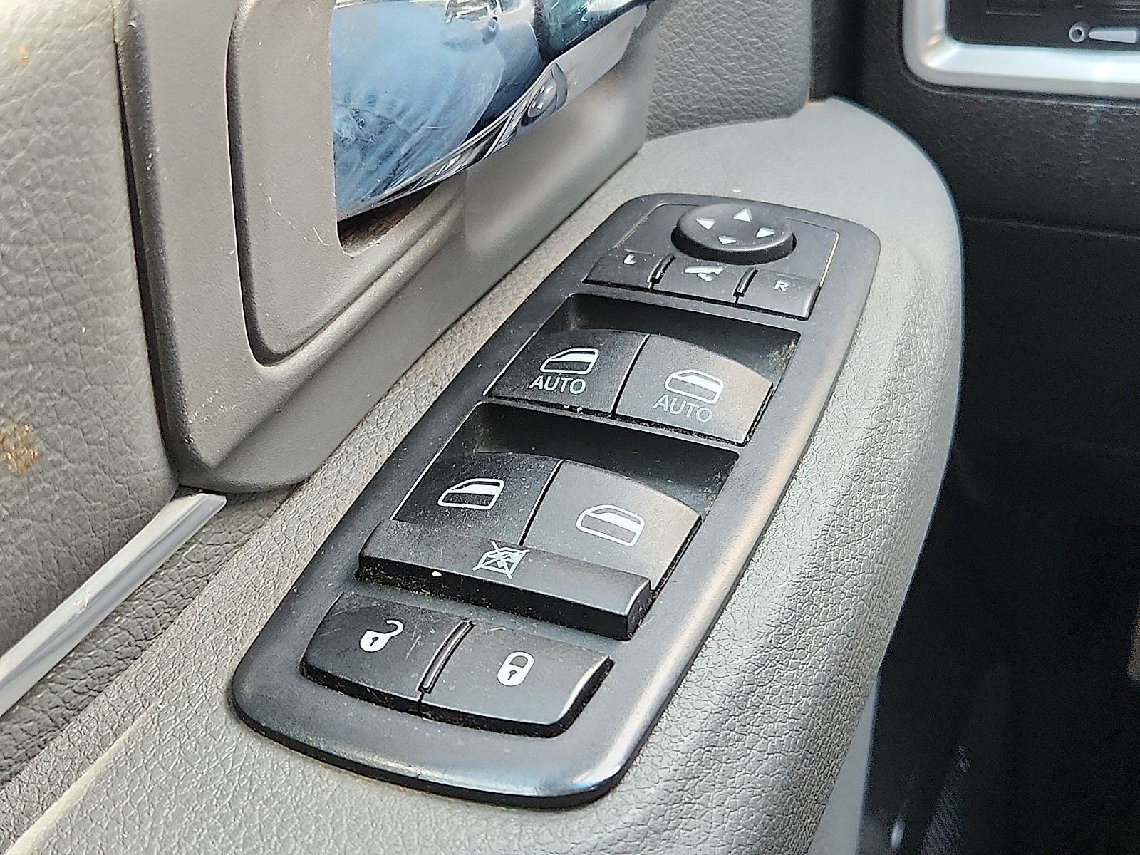2020 RAM 1500 SLT