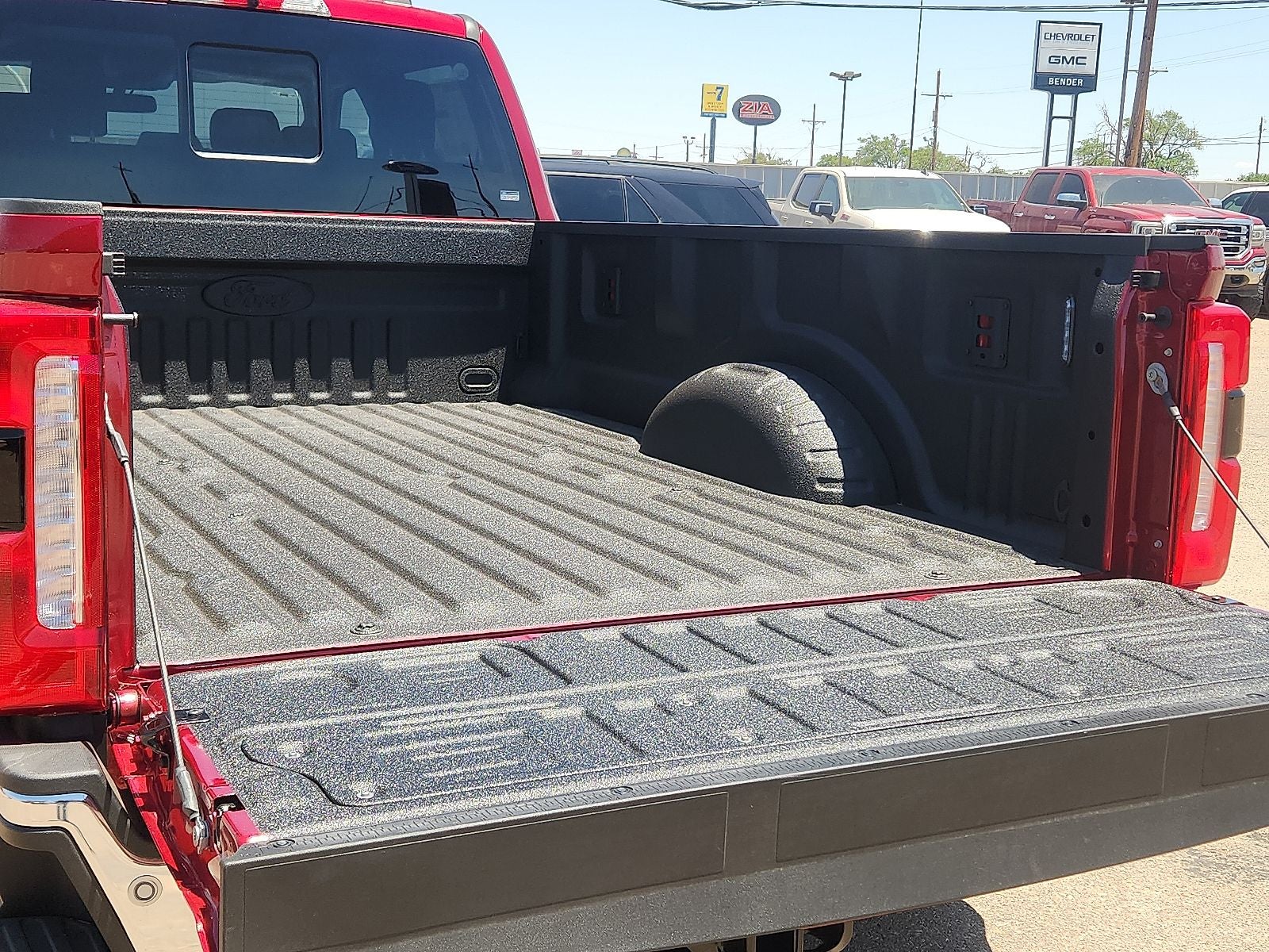 2026 Ford Super Duty F-350® Lariat®