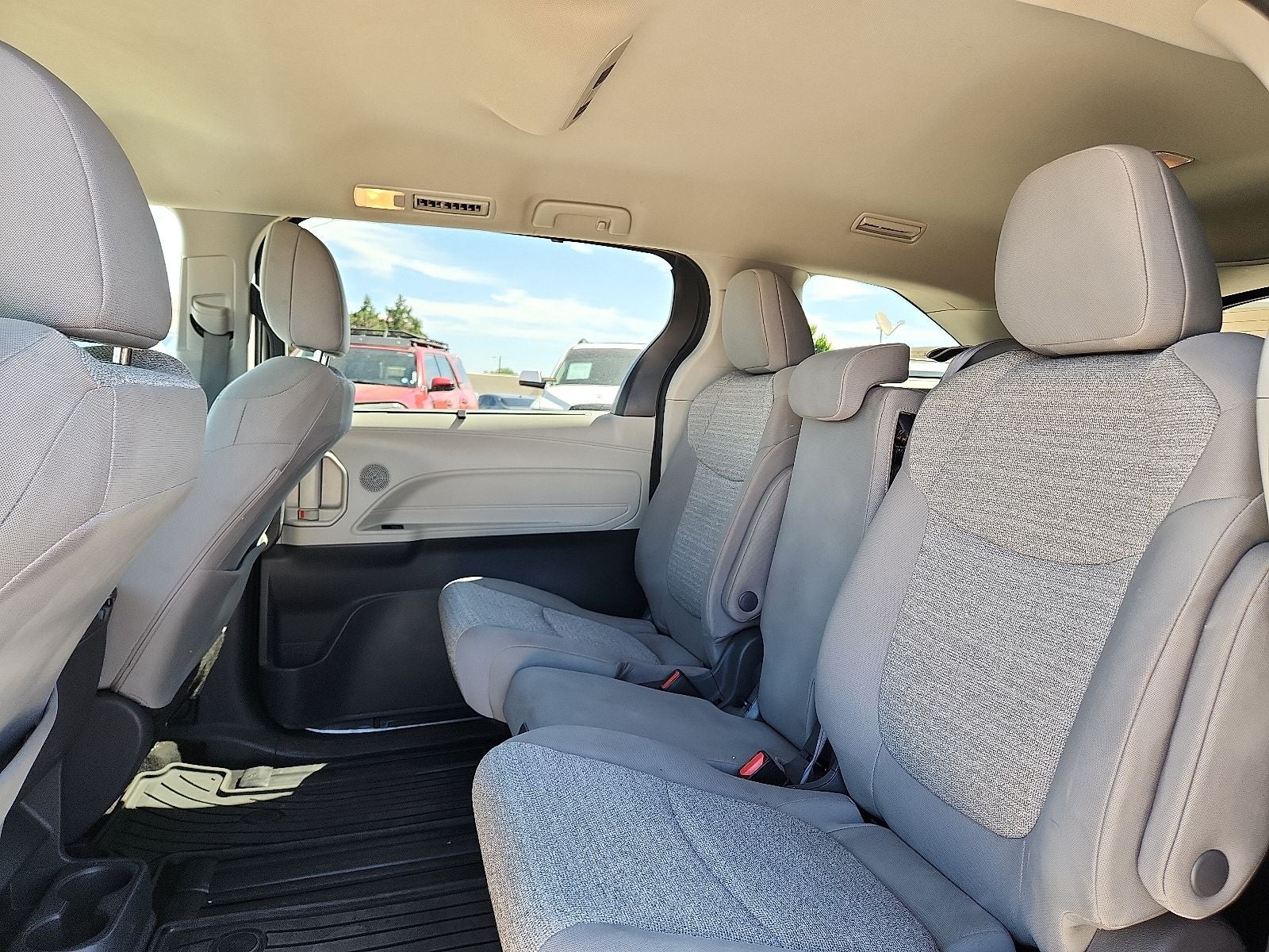 2021 Toyota Sienna LE 8 Passenger